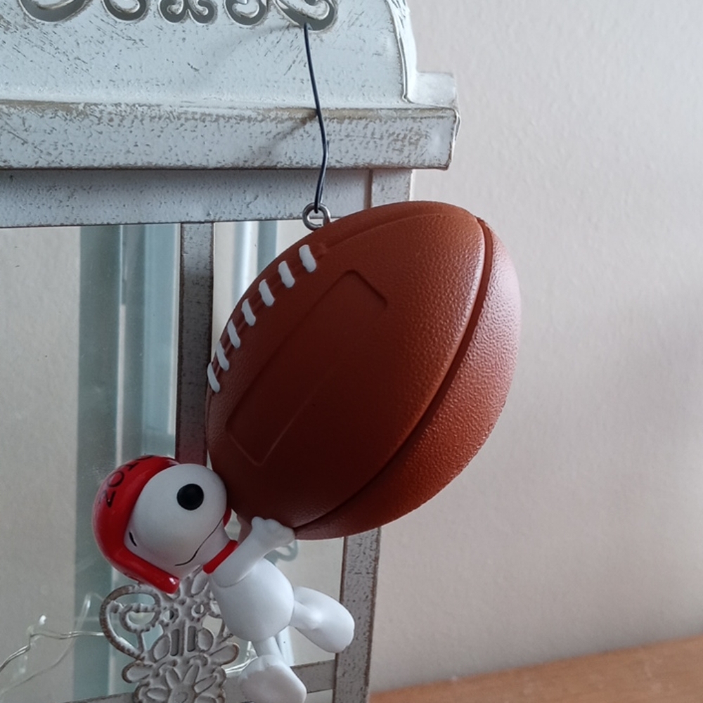 Hallmark Touchdown Snoopy Ornament